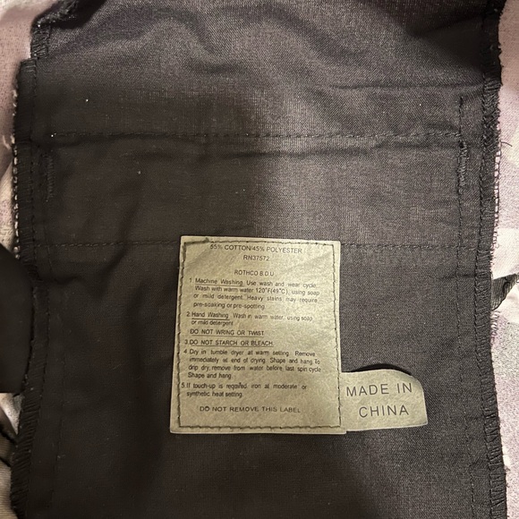 Men's Purple Camo Cargo Pants - Picture 4 of 5